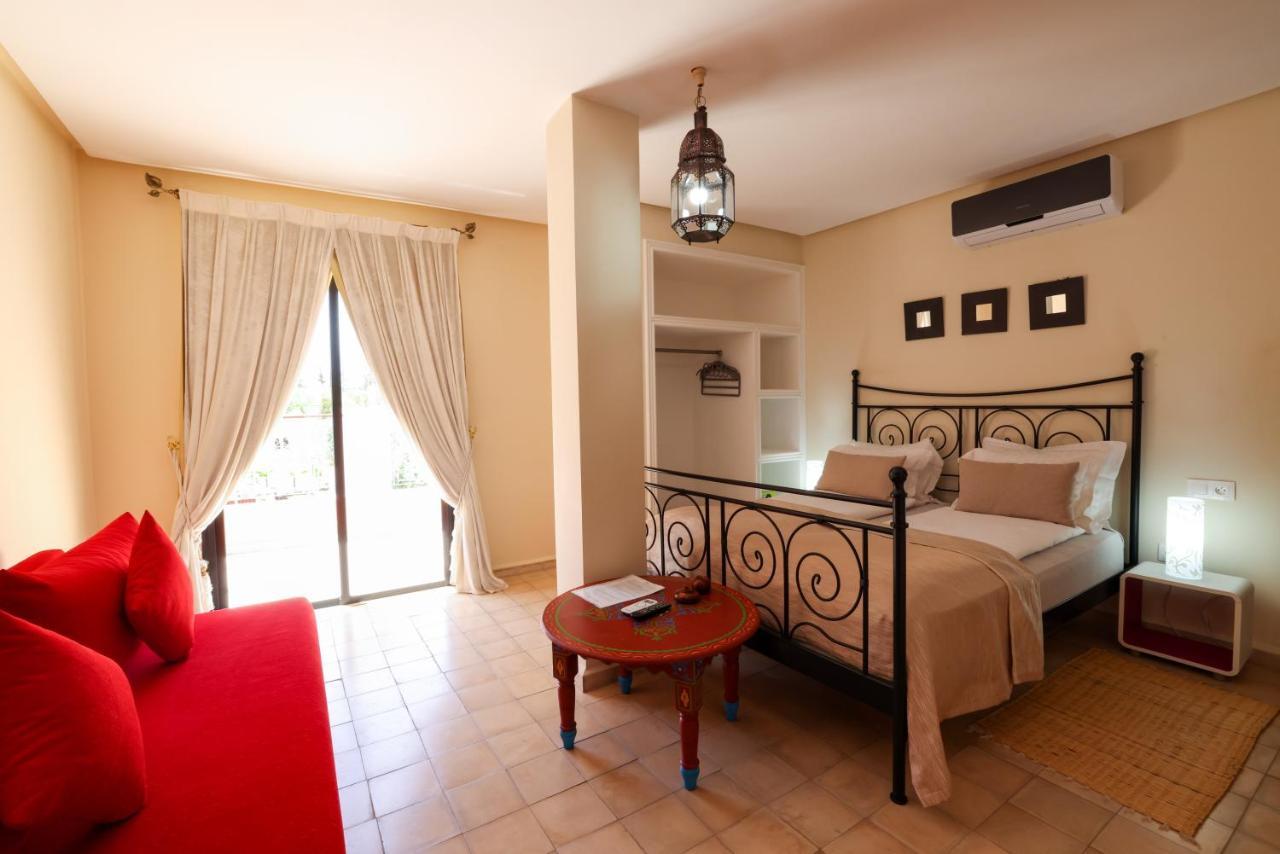 Tiguemine Sarah Hotel Douar Akkara Exterior foto