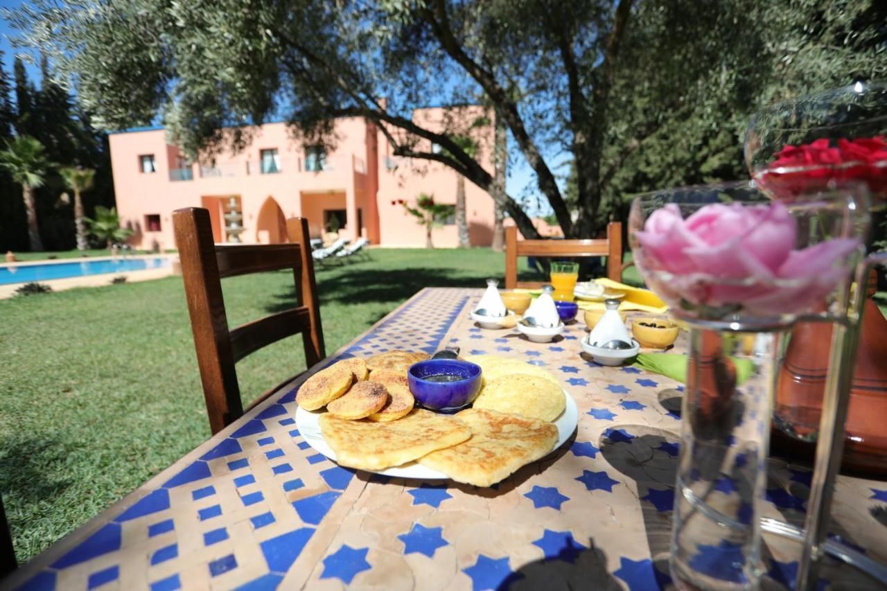 Tiguemine Sarah Hotel Douar Akkara Exterior foto